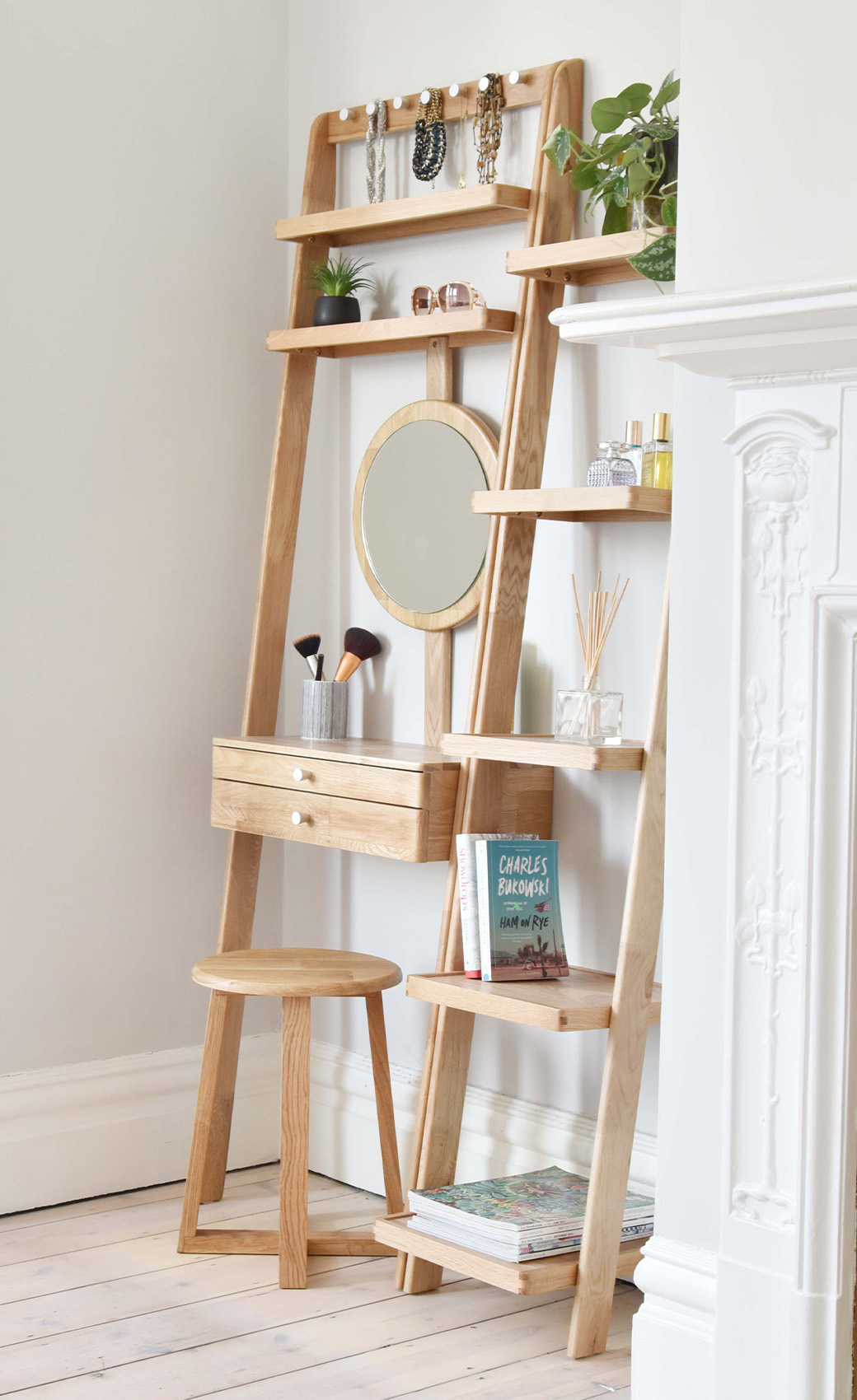 LEANING LADDER FURNITURE