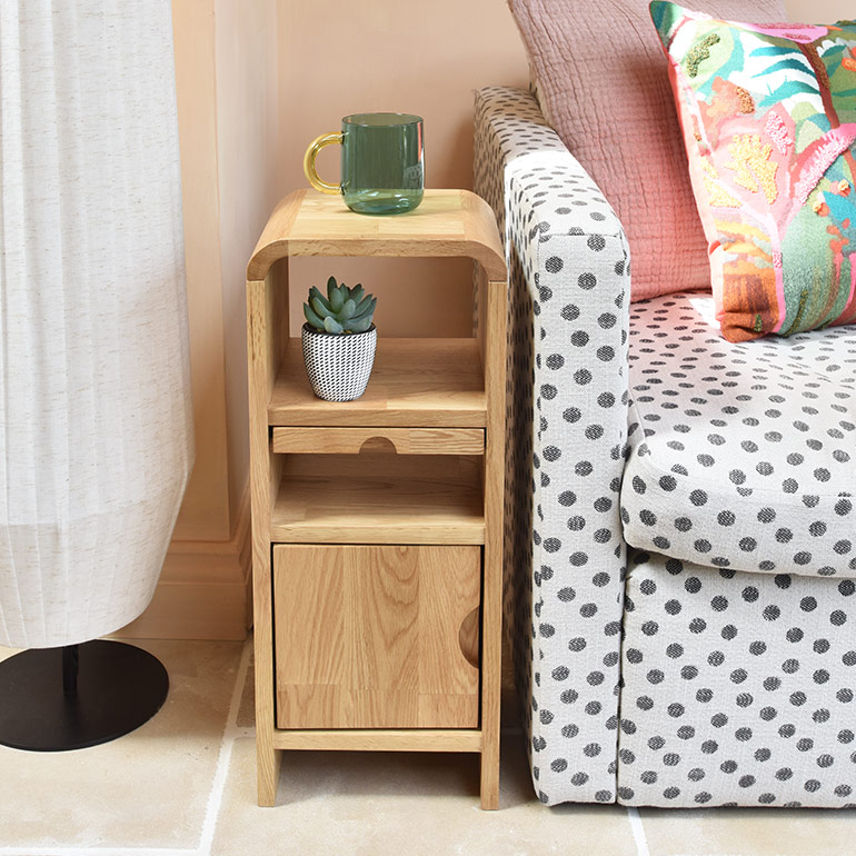 SIDE & COFFEE TABLES