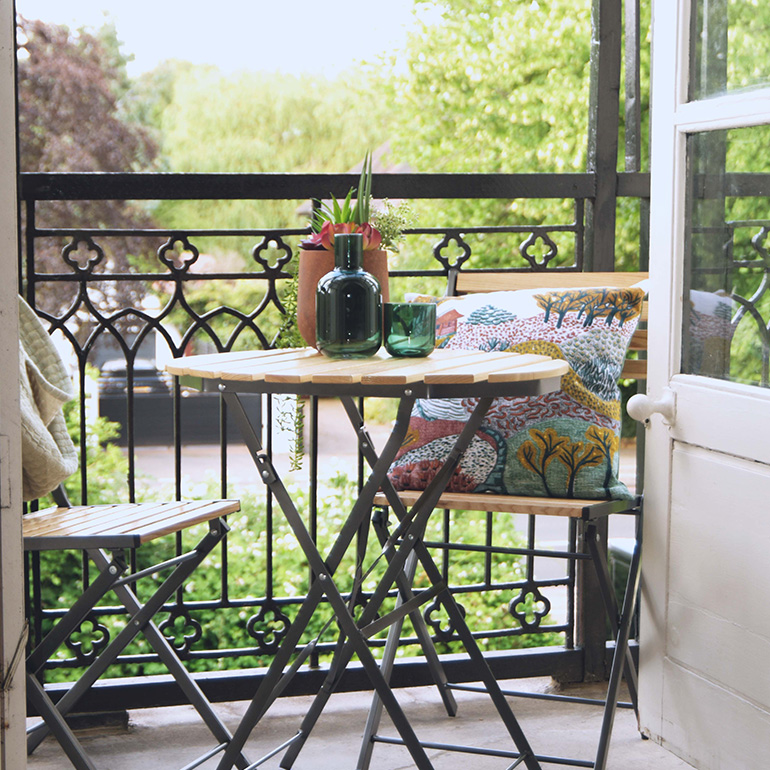 GARDEN & BALCONY