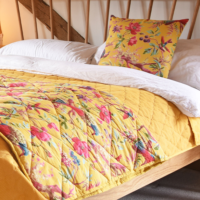 BEDSPREADS & CUSHIONS