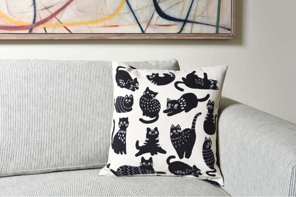 FC Cats At Play Cushion AS LS