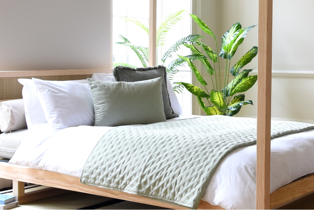 Daisy Cushion 40x60cm (Desert Sage)