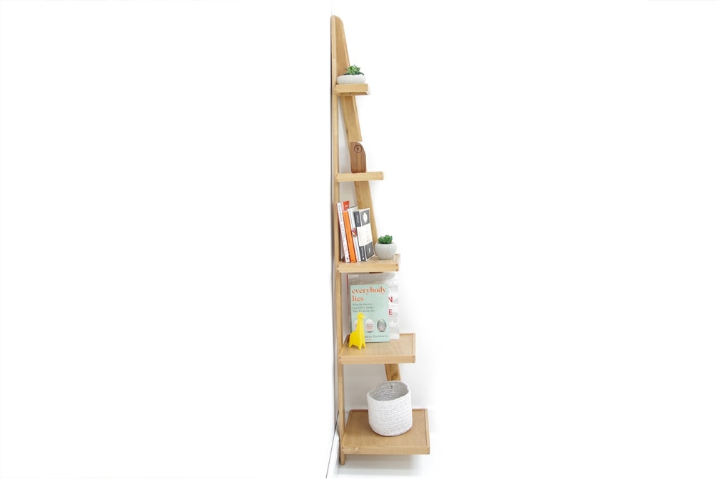 Corner Shelf side