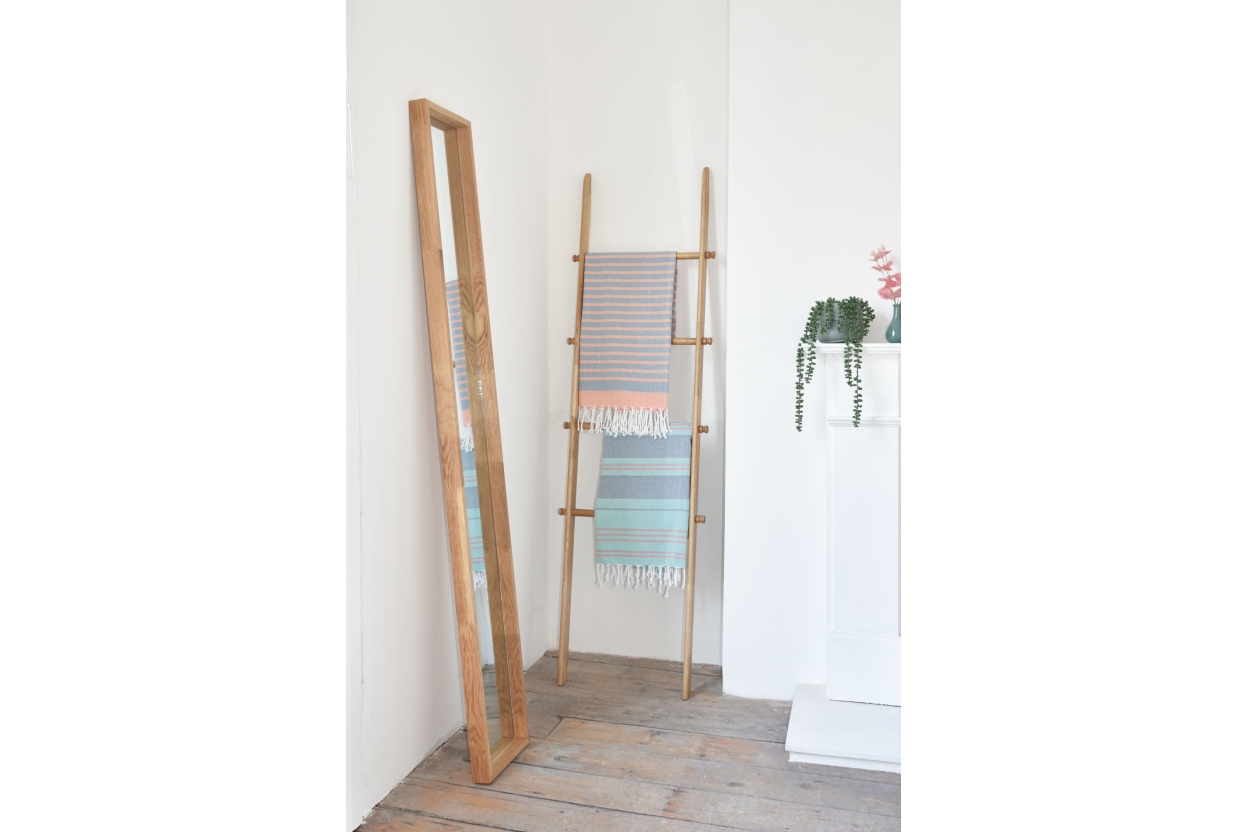FC Leaning Towel Rack LS Skgc Rs