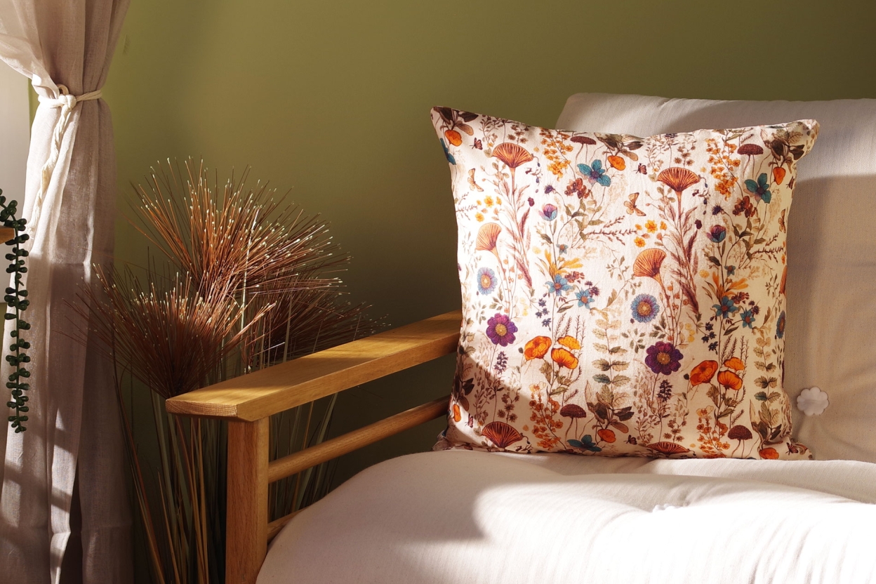 FC Wonderland Cushion LS