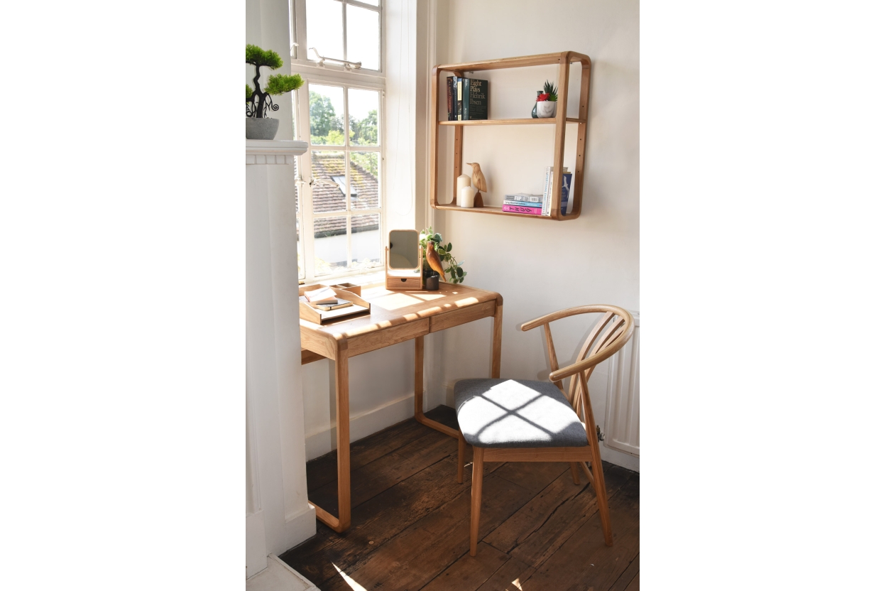FC Loop Wall Shelf Georgian Park LS Hh E