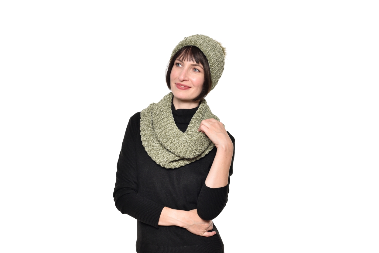 FC Bobble Hat Olive Green