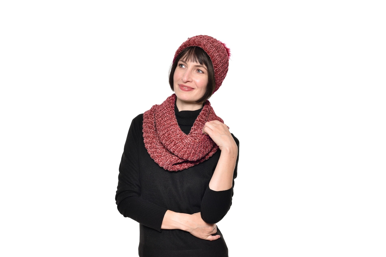 FC Bobble Hat Garnet Red