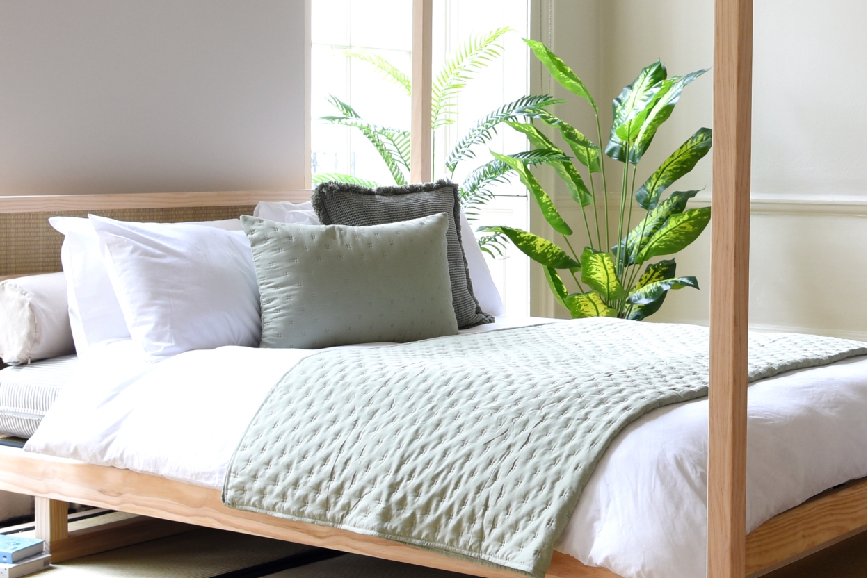 Daisy Cushion 40x60cm (Desert Sage)