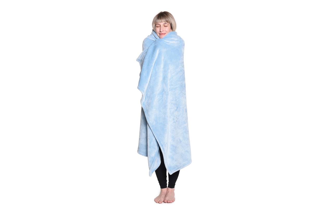 FC Deep Fleece Throw Soft Blue