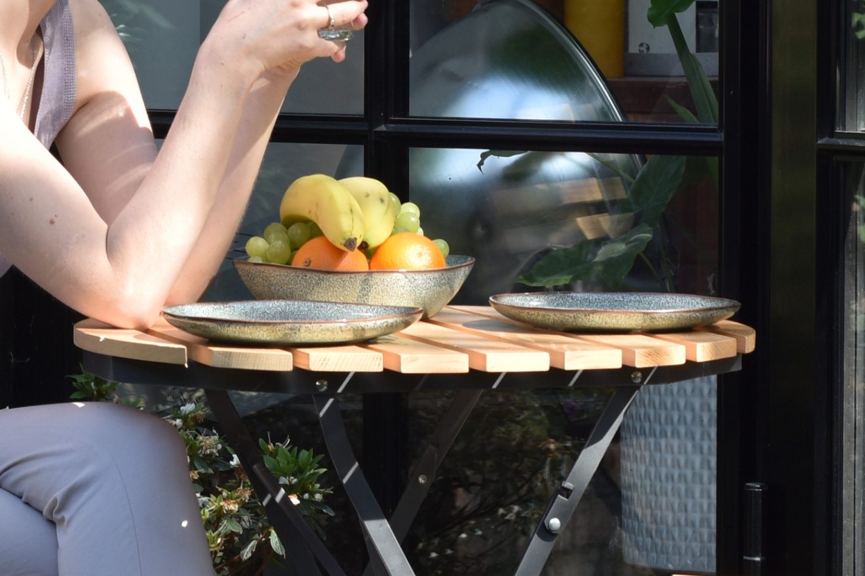 Naples table close up