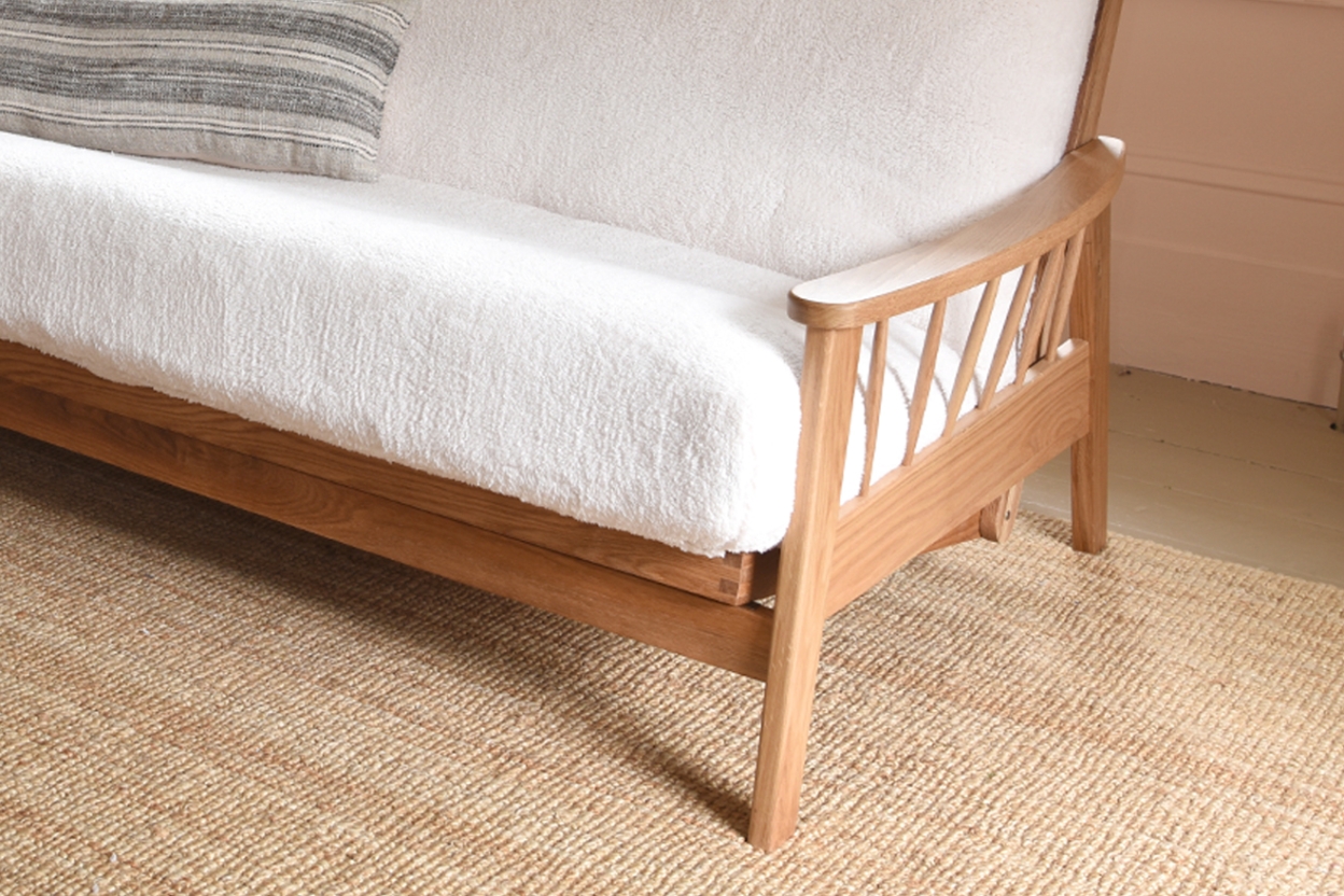 FAUX SHEEPSKIN COVER SHOWN WITH SWIFT OAK BIFOLD AS EXAMPLE Cniy F