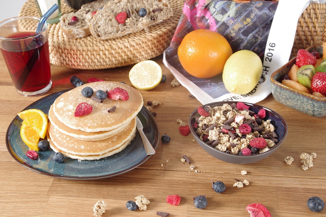 FC Dapple Glaze Avo Bowl And Plate Indigo Ubvo J