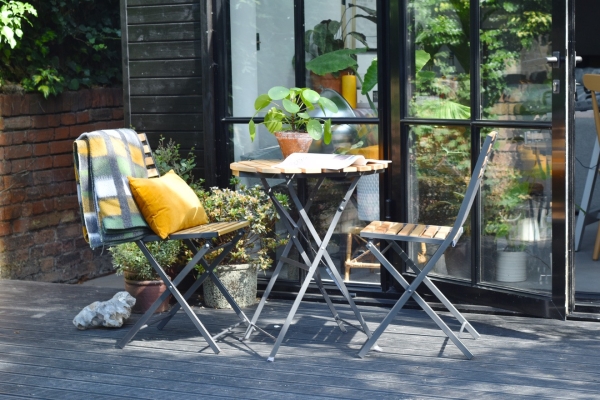 Naples table and chairs