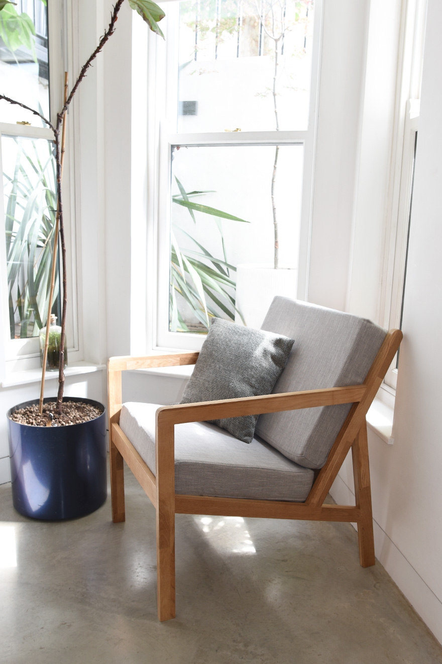 FC Oak Loop Chair LS BL