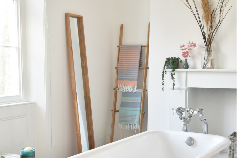 FC Leaning Towel Rack LS Acp G
