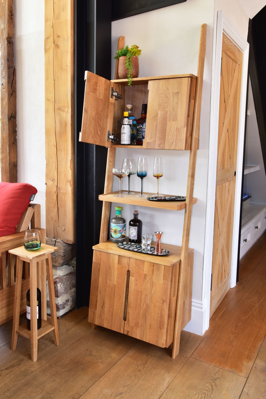 FC Leaning Drinks Cabinet FB LS