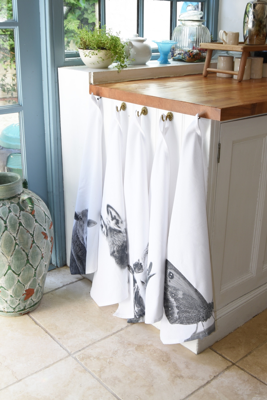 Farmyard Tea Towel Bromley LS R Ca