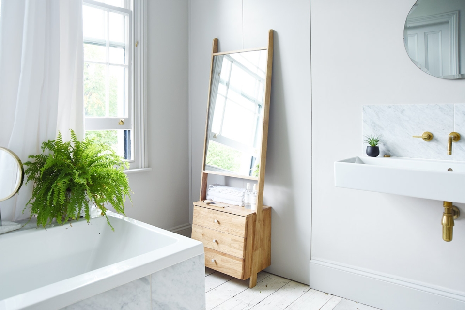 Oak Rounded Leaning Mirror With Drawers